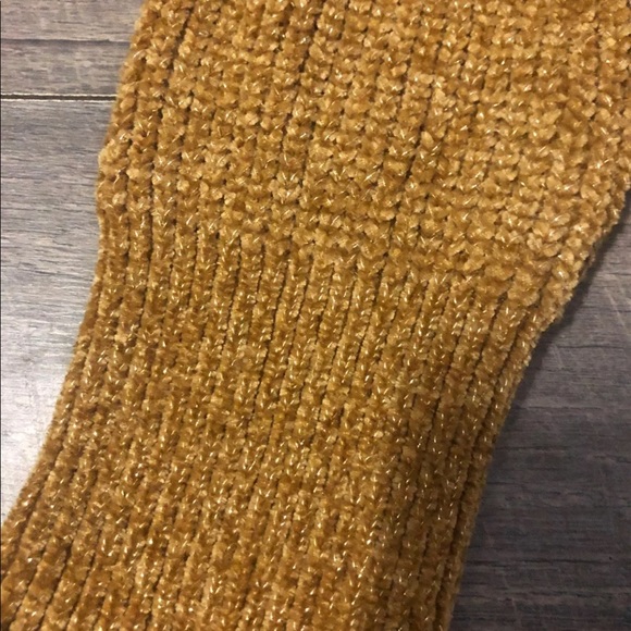 Sweater - Picture 4 of 4